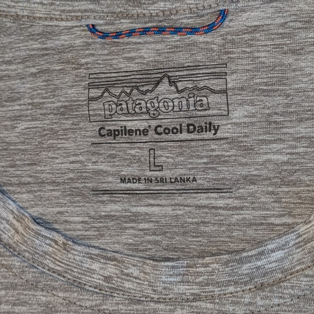 Patagonia Women's Capilene Cool Daily Graphic Shirt, Size Large - Picture 2 of 10